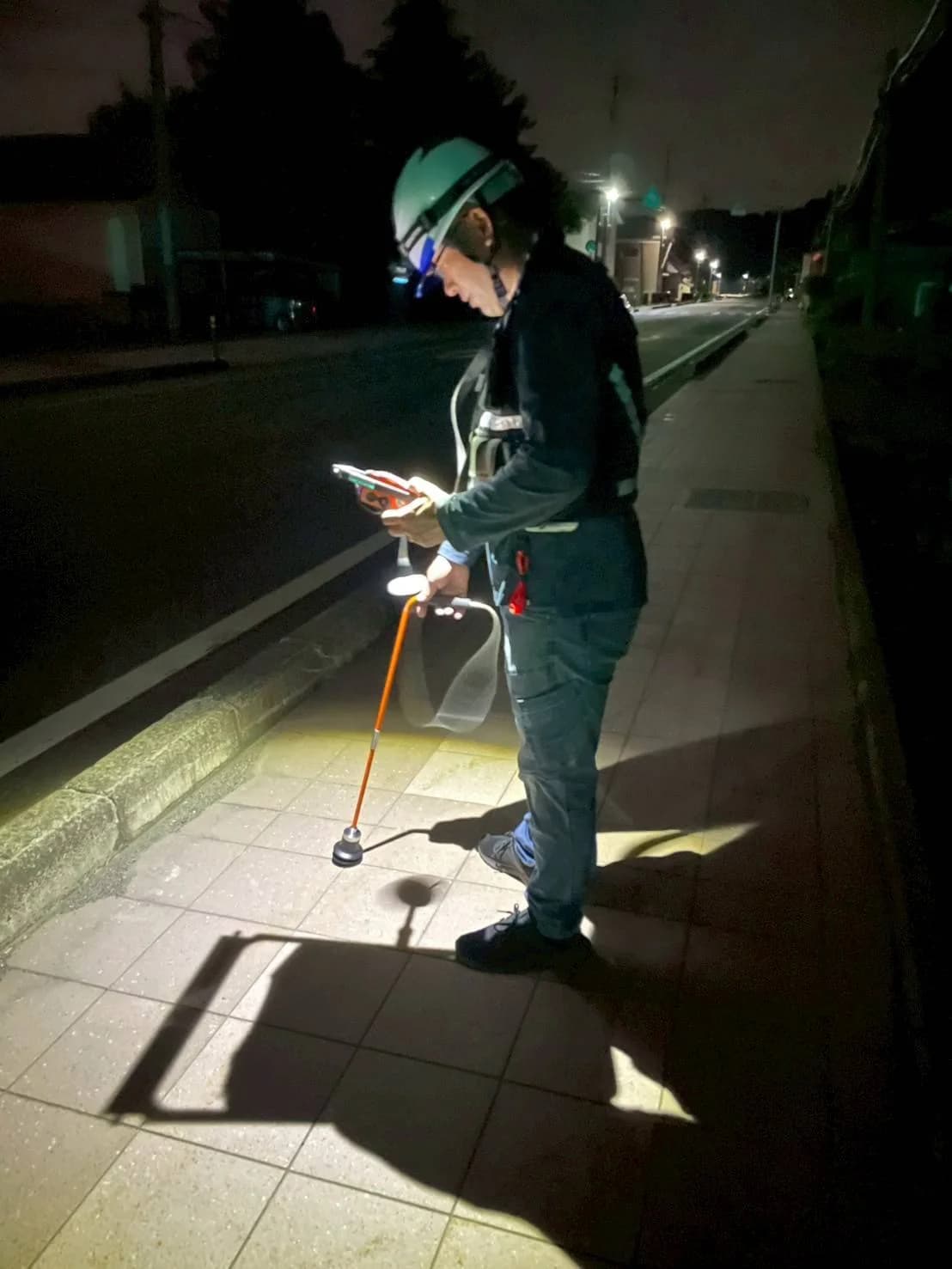 調査後の配管状況を確認する様子